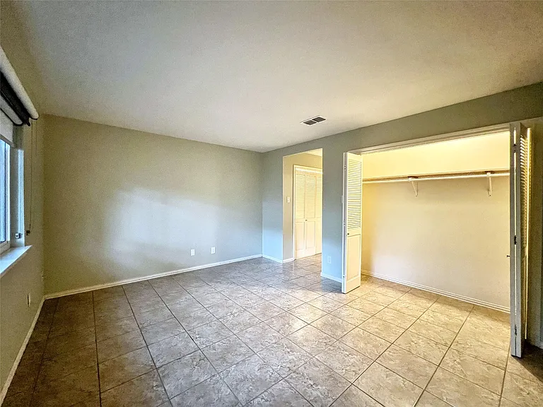 8305 Greenslope Dr — Photo 18