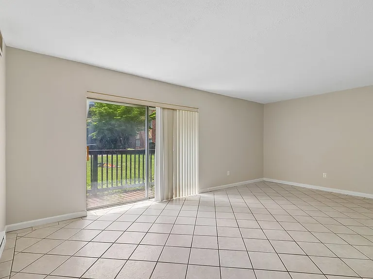 1274 E Main St #A10 — Photo 3