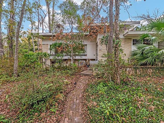 2nd image of 2062 NW 11th Rd