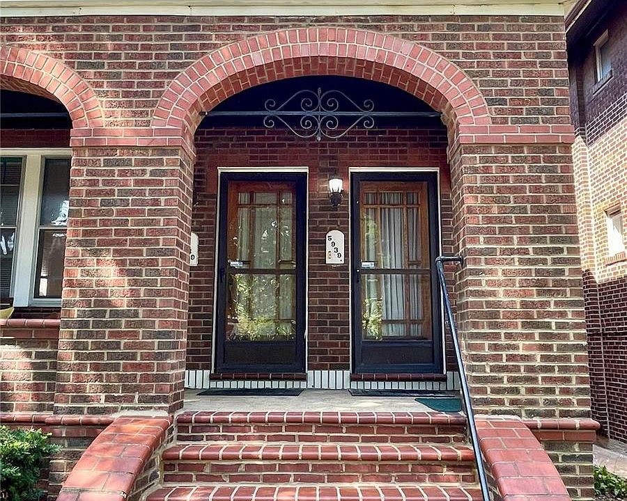 2nd image of 5939 Coronado Ave