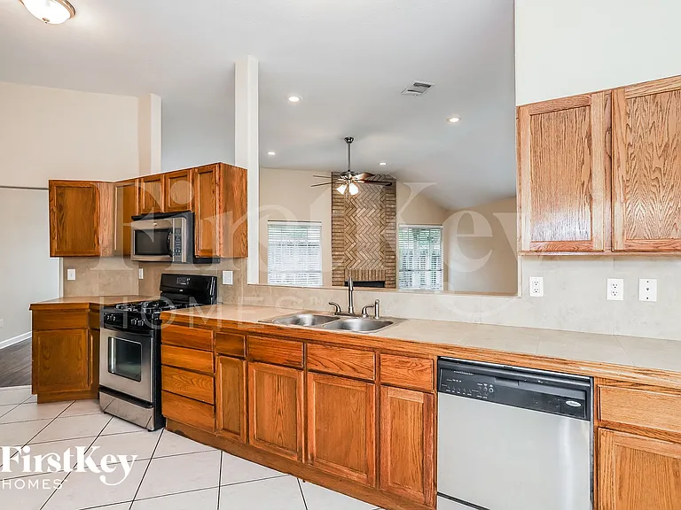 5334 Hazelgrove Dr — Photo 7