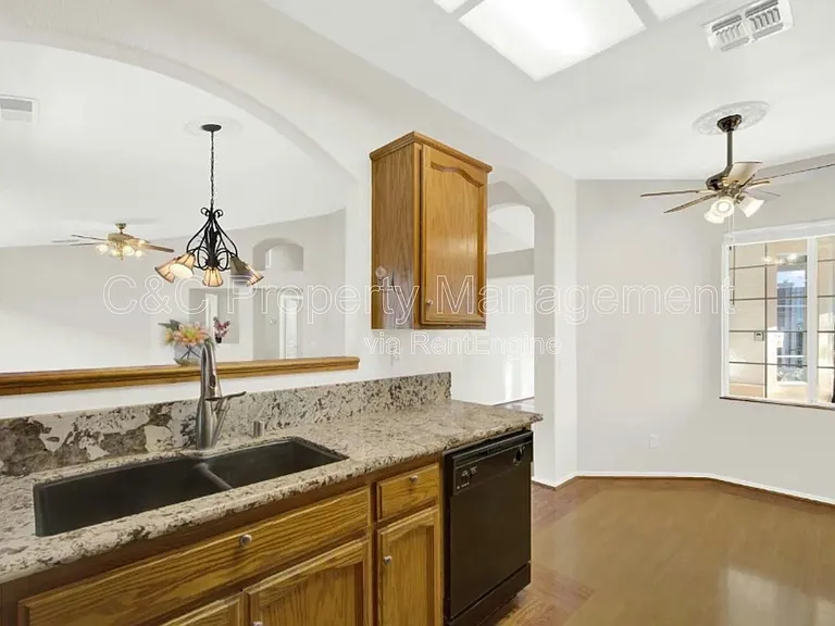 242 Bartlett Ln — Photo 3