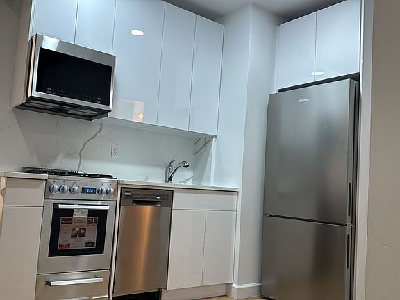 2nd image of 141 E 26th St #2E