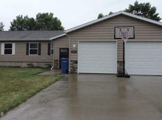 115 16th St NW, Beulah, ND 58523