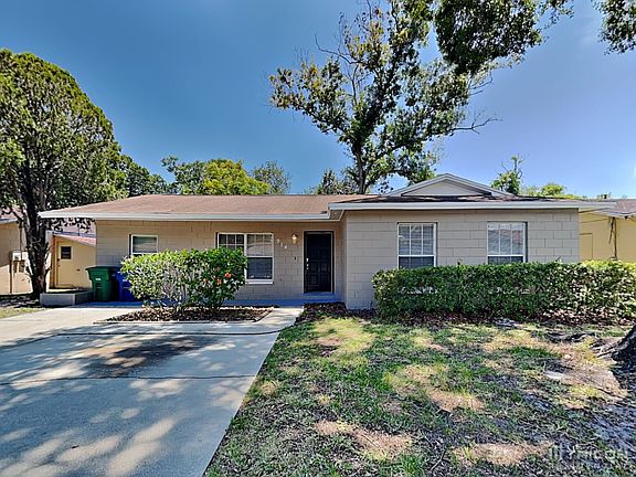 2nd image of 914 W Gaston Pl