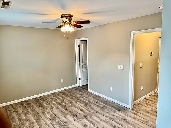 3rd image of 3902 Swinton St