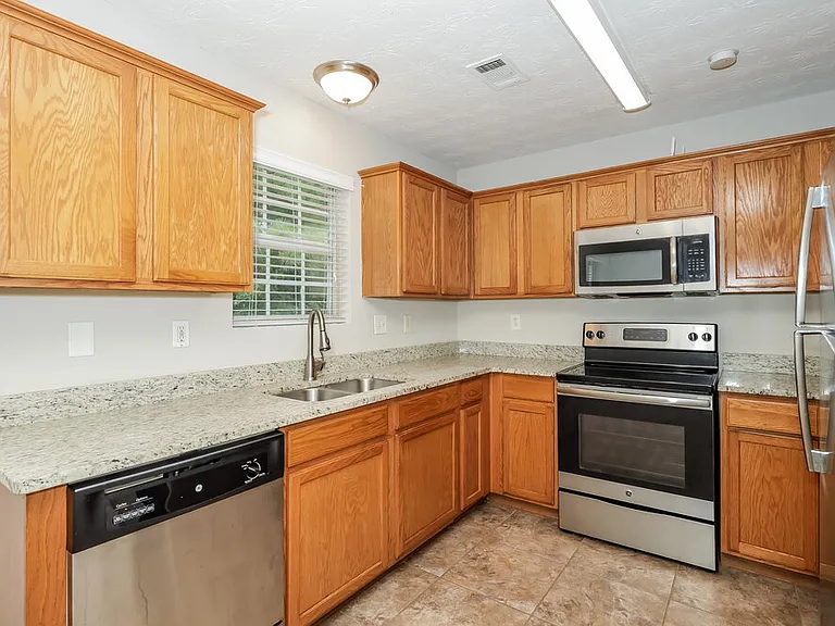 2059 Oak Terrace Dr SE — Photo 8
