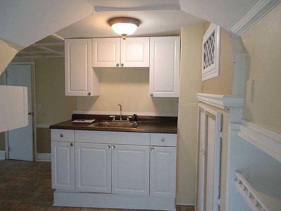 2nd image of 215 W Utica St #5