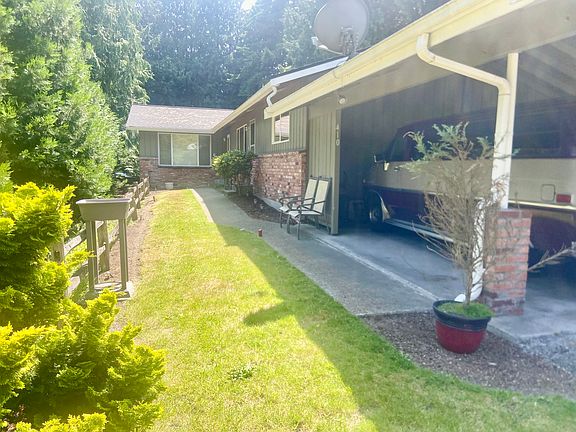 3rd image of 410 58th St SE #A