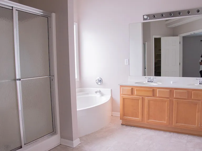 10705 Elkington Ln — Photo 14
