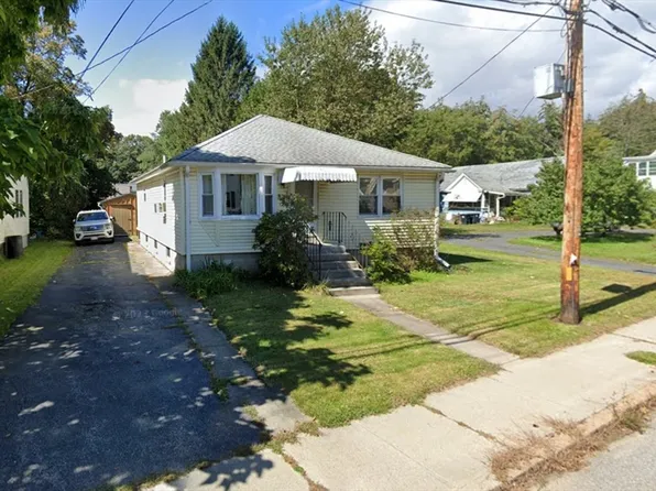 337 Charlton St, Southbridge, MA 01550