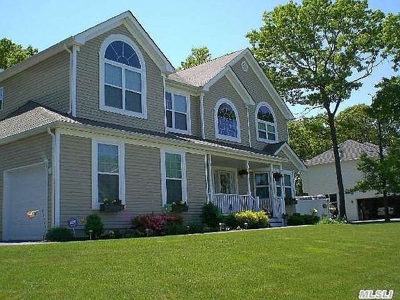 2nd image of 8 Bookville Ct