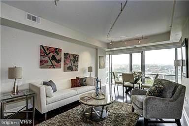2nd image of 1111 19th St N APT 2002