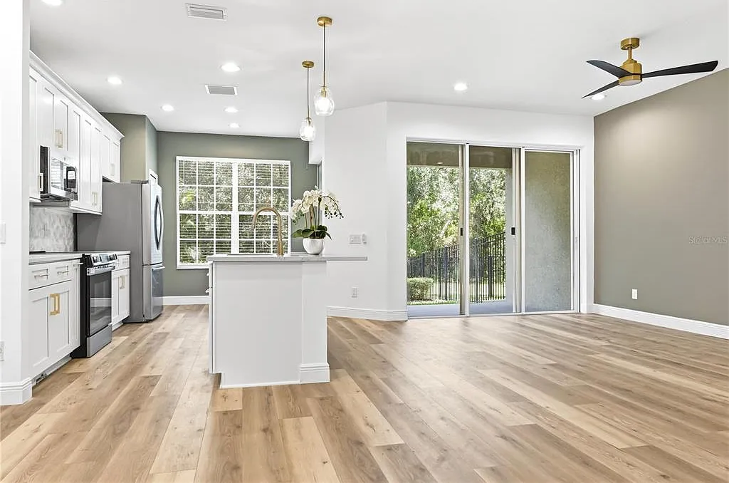 3 bed, 2.5 bath, 1792 sqft, $3,800 — Photo 4