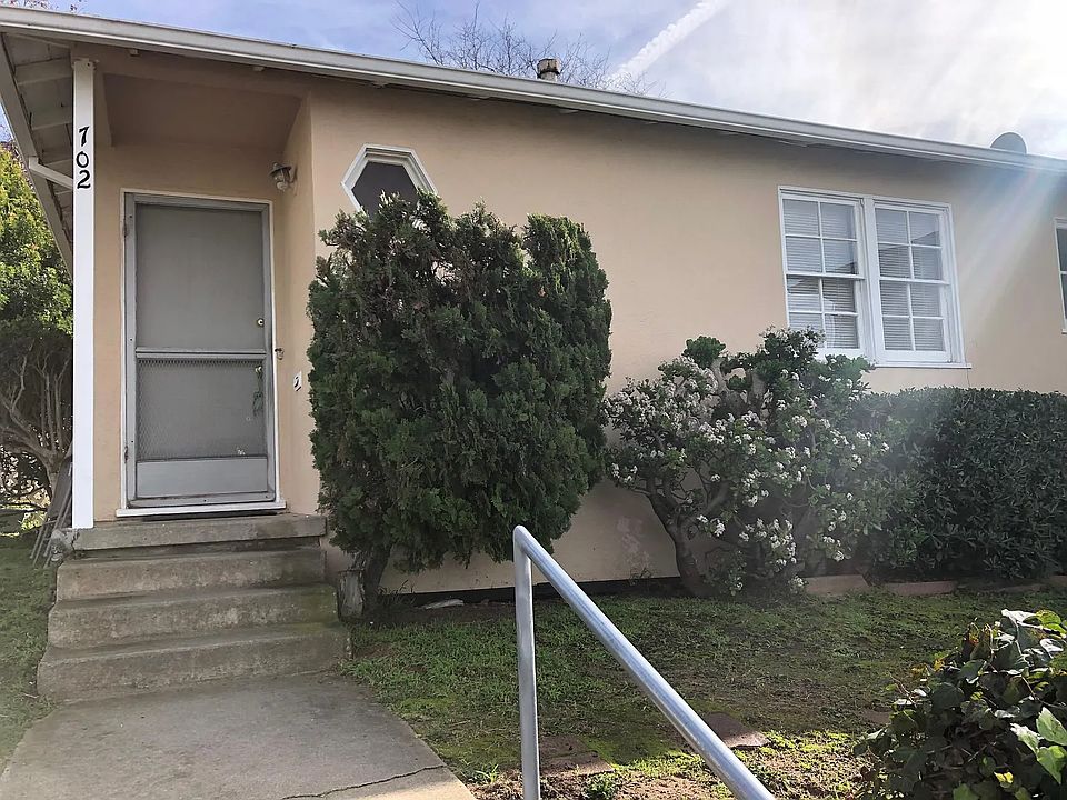 1st image of 702 Carnelian St #702