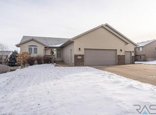 2404 N Evy Ave, Sioux Falls, SD 57107