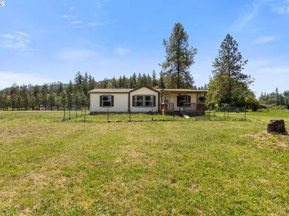 6107 Nonpareil Rd, Sutherlin, OR 97479