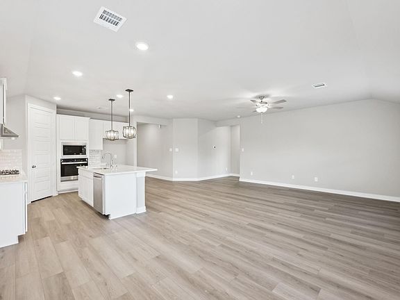 4th image of 2814 Clapbread Ln