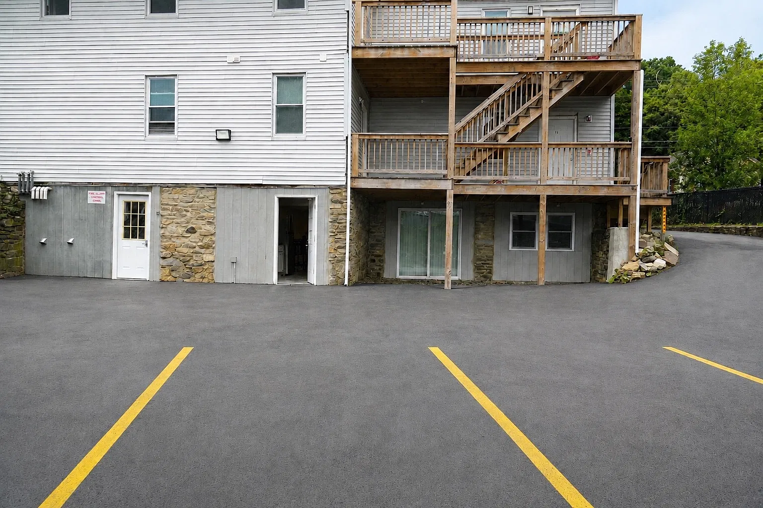 1 bed, $2,000 — Photo 1
