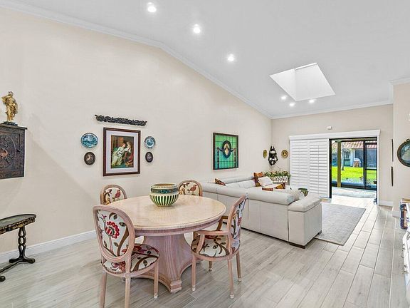 4th image of 6498 Royal Manor Circle