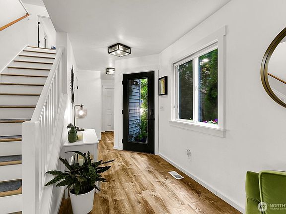 3rd image of 7023 Autumn Avenue SE