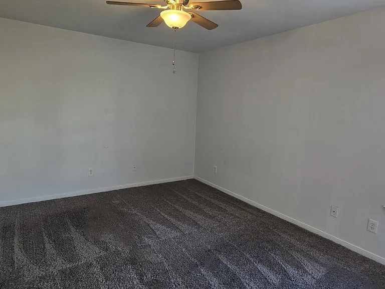 418 Brittney Way #D — Photo 5