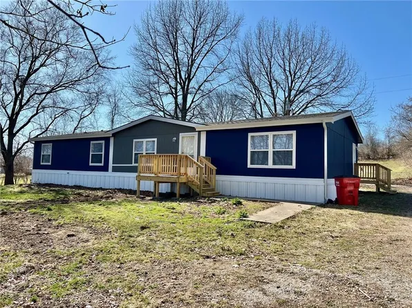 8318 S Outer Belt Rd, Oak Grove, MO 64075