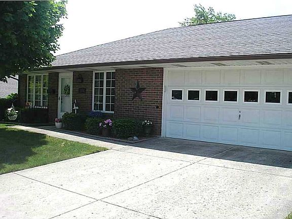 3rd image of 753 Grandview Dr #753