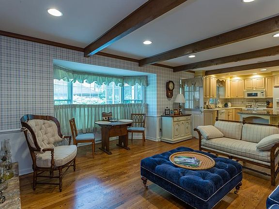 5th image of 3253 Lincoln Ct