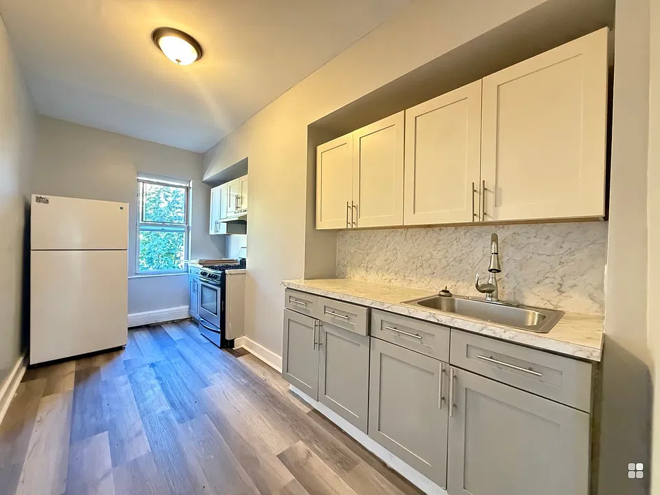 176 Armstrong Ave #2