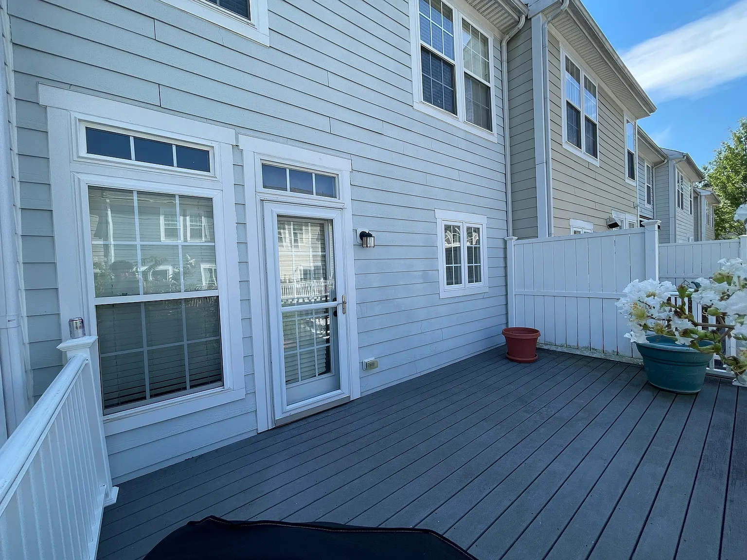 3 bed, 3.5 bath, 2000 sqft, $2,500 — Photo 3