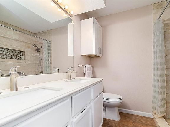 5th image of 12850 Woodbend Ct