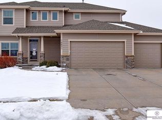 16851 Erskine St, Omaha, NE 68116