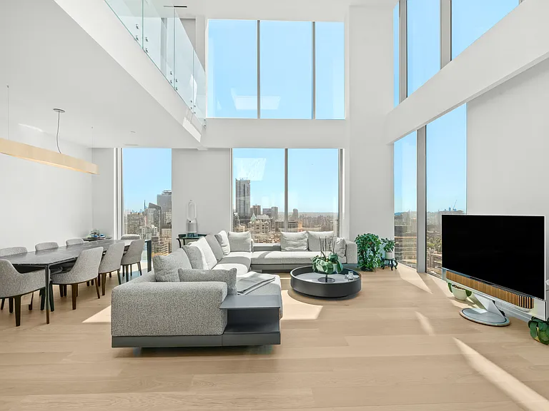 1568 Alberni St #Penthouse 3 — Photo 3