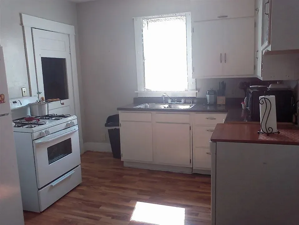 2 bed, 1885 sqft, $950 — Photo 2