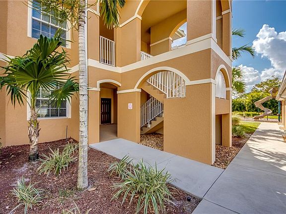 5th image of 1052 Winding Pines CIR #105