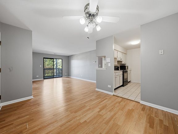 4th image of 1422 Stonebridge Cir APT M5