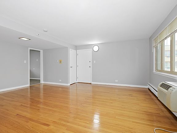 4th image of 1822-1838 W 107th St #14-1