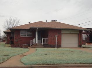 423 Texas Ave, Weatherford, OK 73096