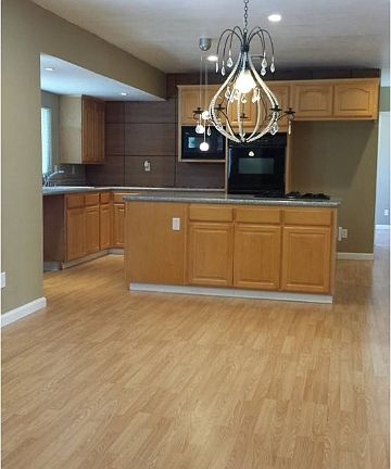 5th image of 1139 Sonoma Ave