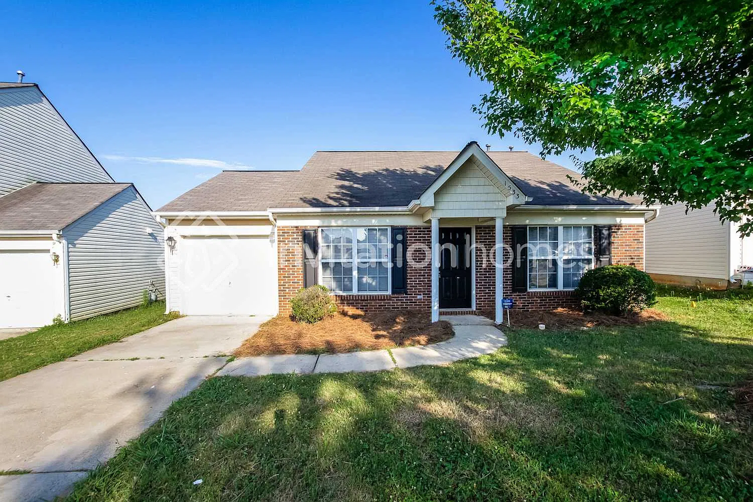 1533 Crandon Dr Charlotte, NC 28216 — Photo 1