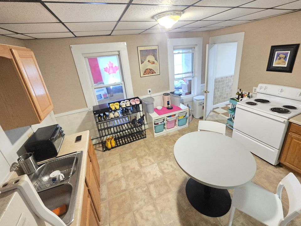 1st image of 139 Greenwood St #2