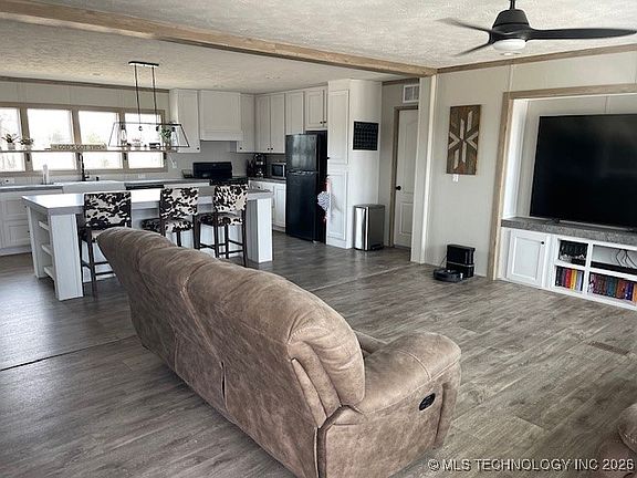 2nd image of 96 Maple Ln