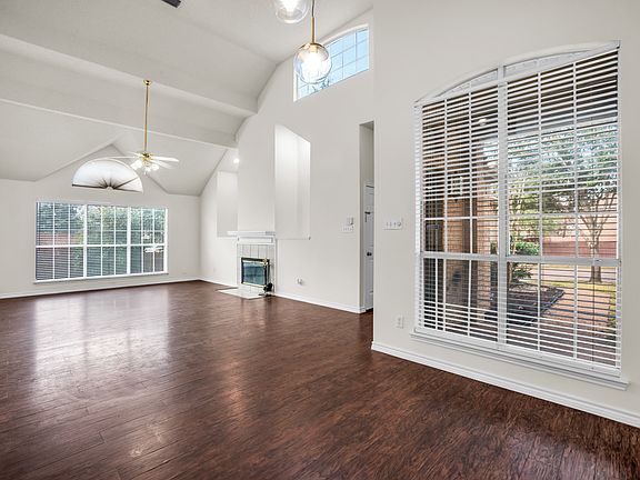 5th image of 2952 Crystal Springs Ln
