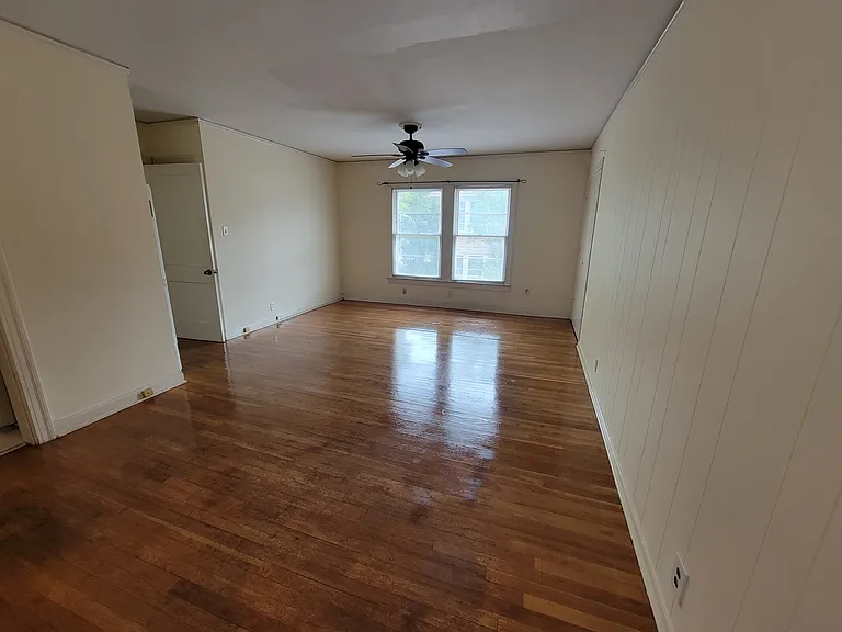 Living Dining Room: Hardwood floors, Window air conditioner, Ceiling fan, Gas wall heater; 1 closet