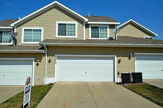2nd image of 9805 Veridian St
