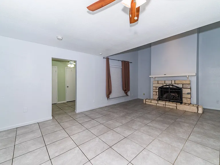 8110 Scottshill — Photo 3