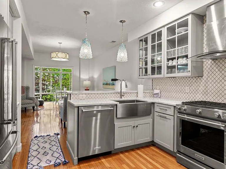 213 Midtown Dr — Photo 14