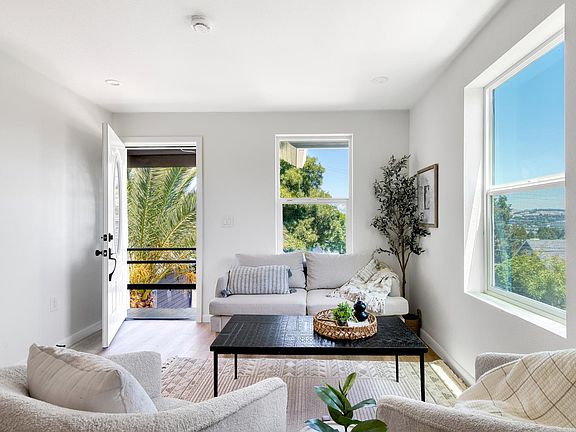 5th image of 309 Coughlan Street