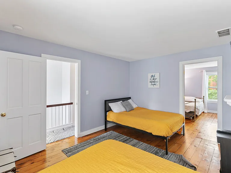 109 Centre St — Photo 7